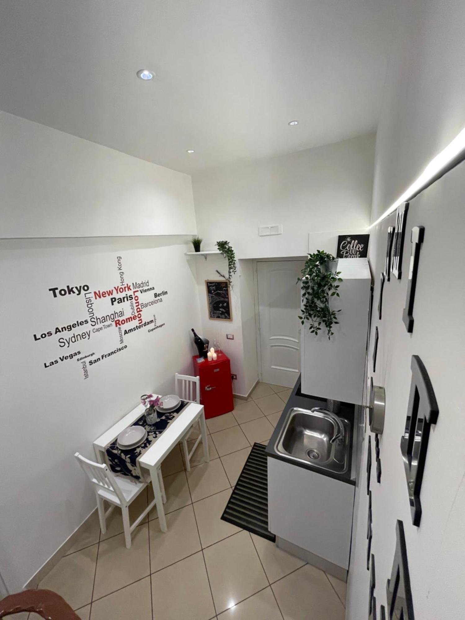Home Sweet Home Inizio Di Spacca Napoli Exterior photo