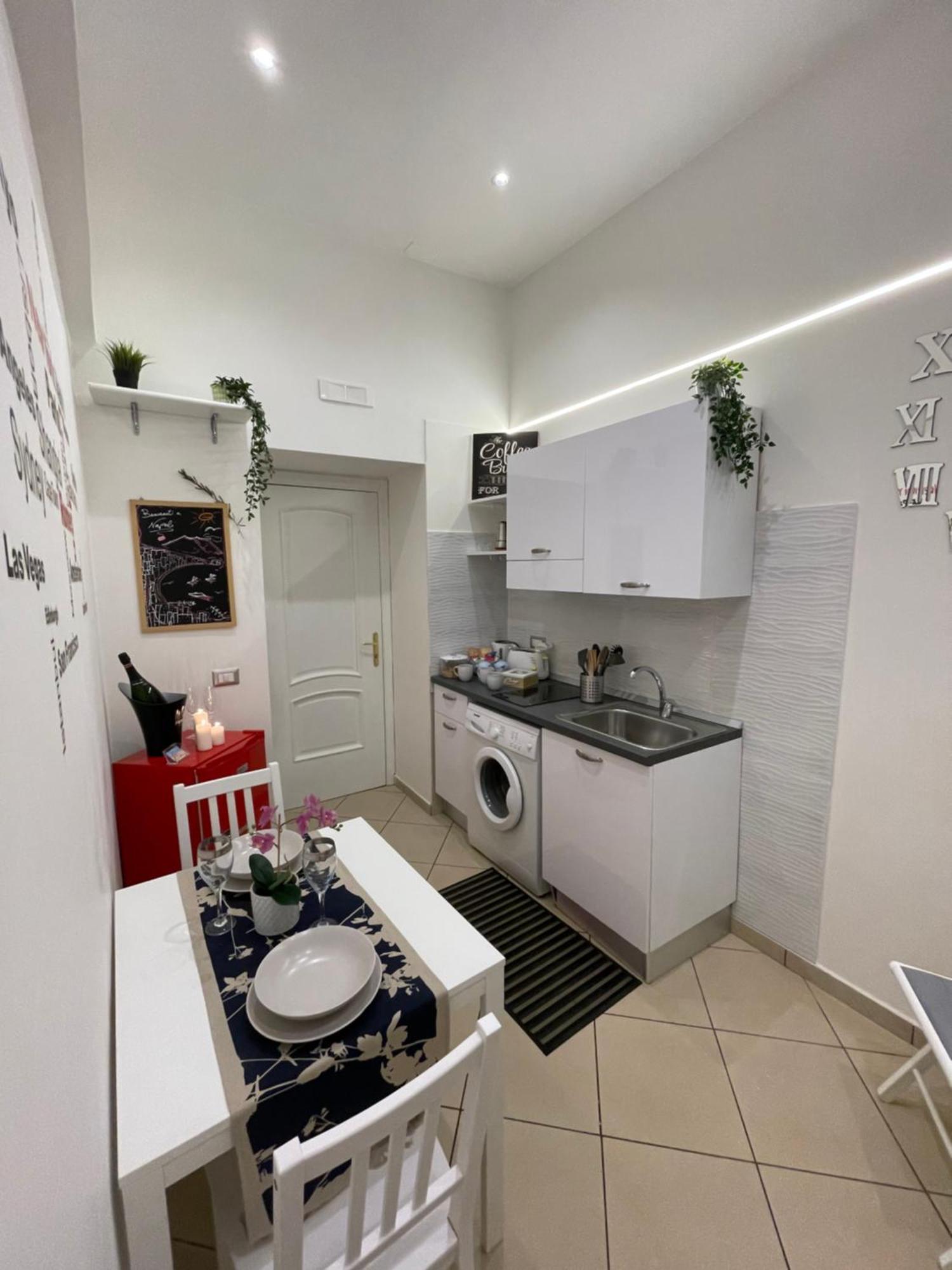 Home Sweet Home Inizio Di Spacca Napoli Exterior photo